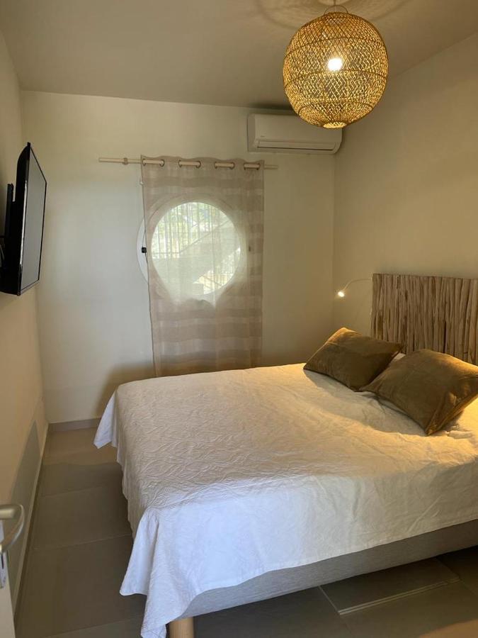 Appartement La Perle, T2 Les Pieds Dans L'Eau A 50M De La Mer Saint-Francois  Exterior photo