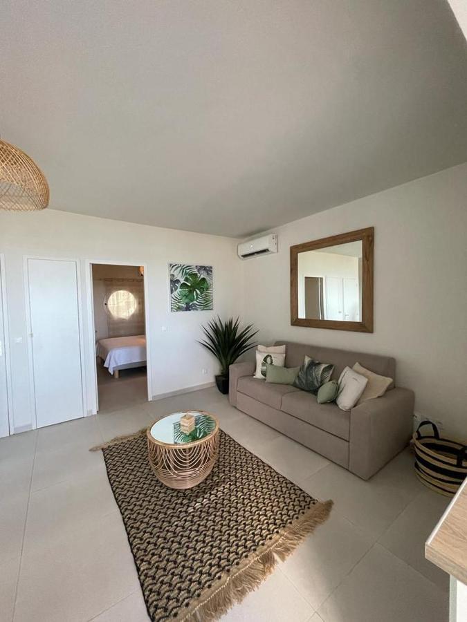 Appartement La Perle, T2 Les Pieds Dans L'Eau A 50M De La Mer Saint-Francois  Exterior photo