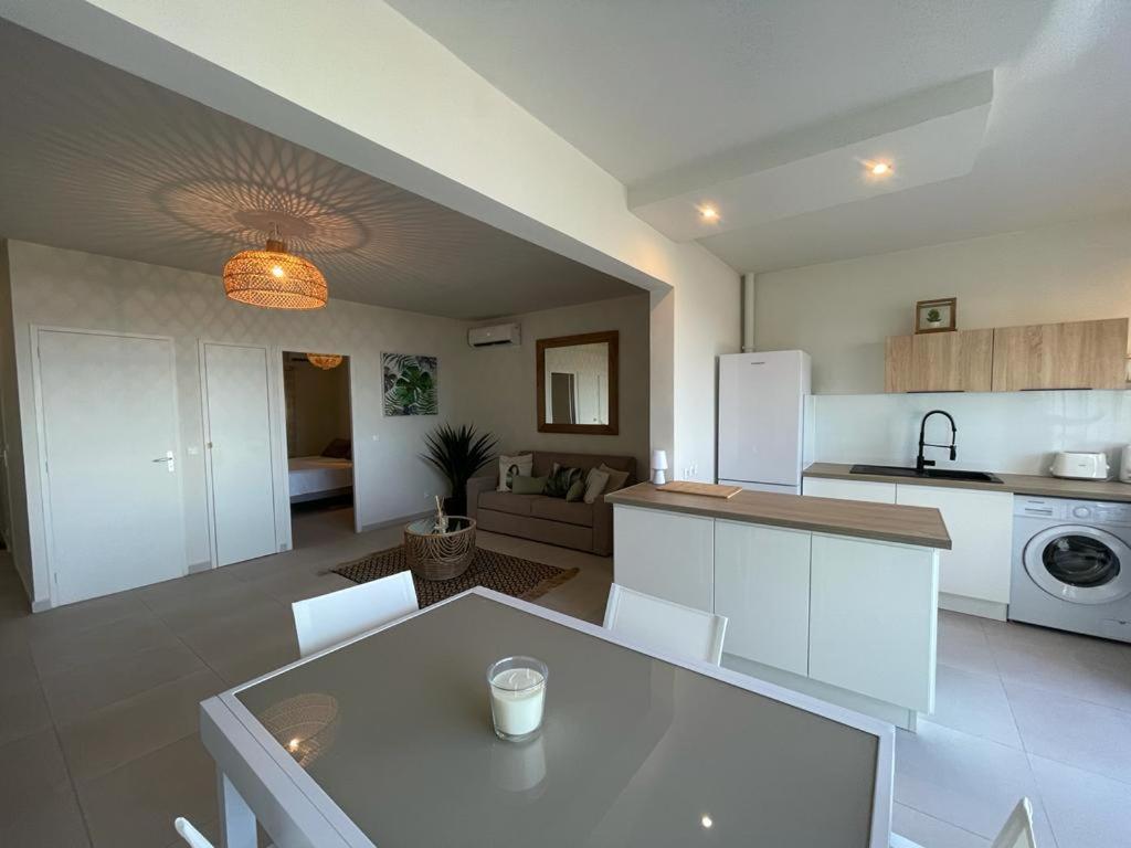 Appartement La Perle, T2 Les Pieds Dans L'Eau A 50M De La Mer Saint-Francois  Exterior photo